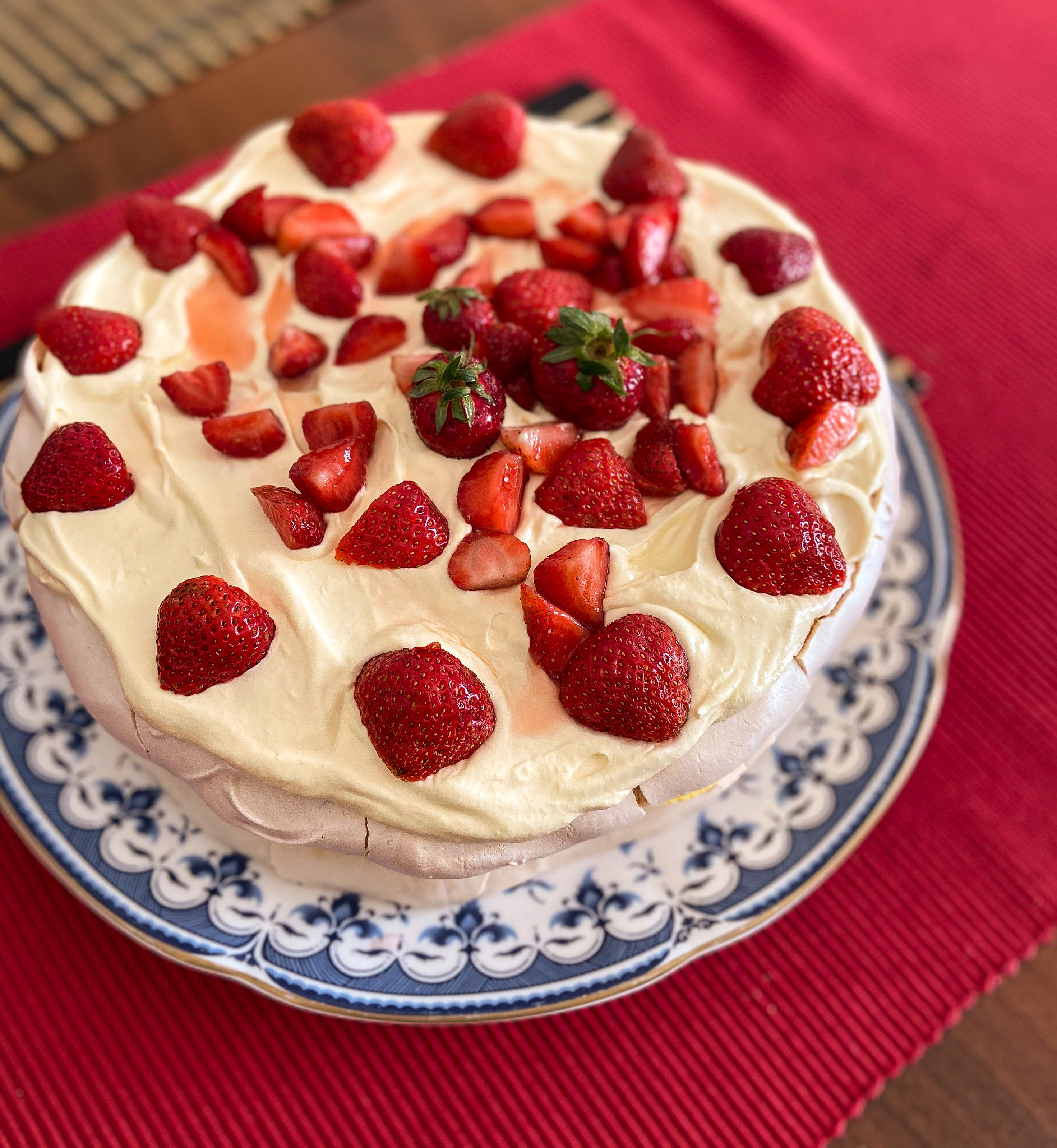 Pavlova torta s voćem recept